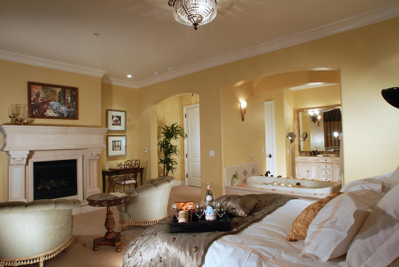 Deluxe Queen Room,723967483:JPEG