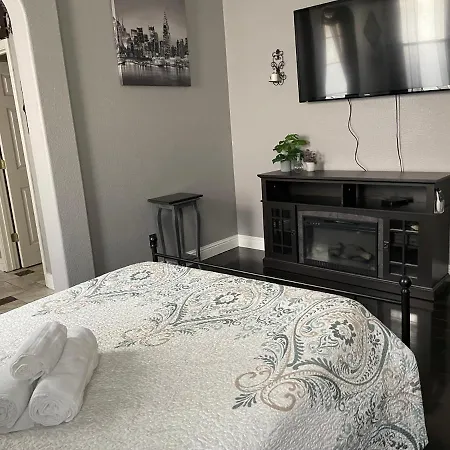 Beautiful Room Near Smf-3