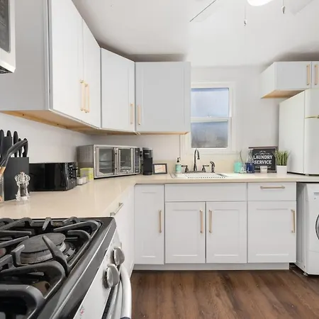 Cozy 1Bdr/1Br Home Near Downtown-3